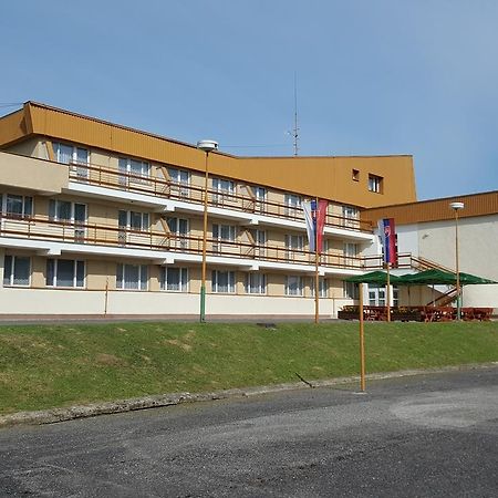Hotel Banik Nitrianske Rudno Esterno foto