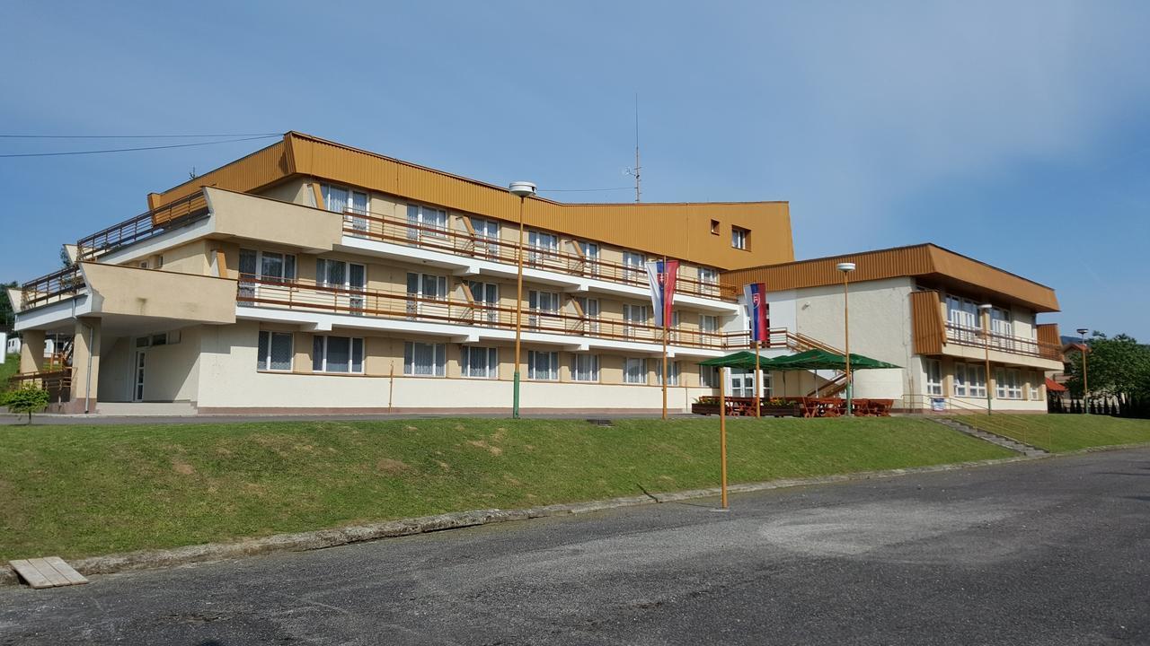 Hotel Banik Nitrianske Rudno Esterno foto