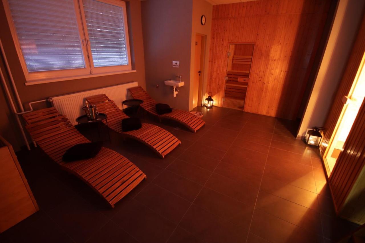 Hotel Banik Nitrianske Rudno Esterno foto