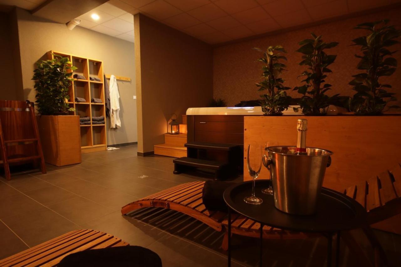 Hotel Banik Nitrianske Rudno Esterno foto