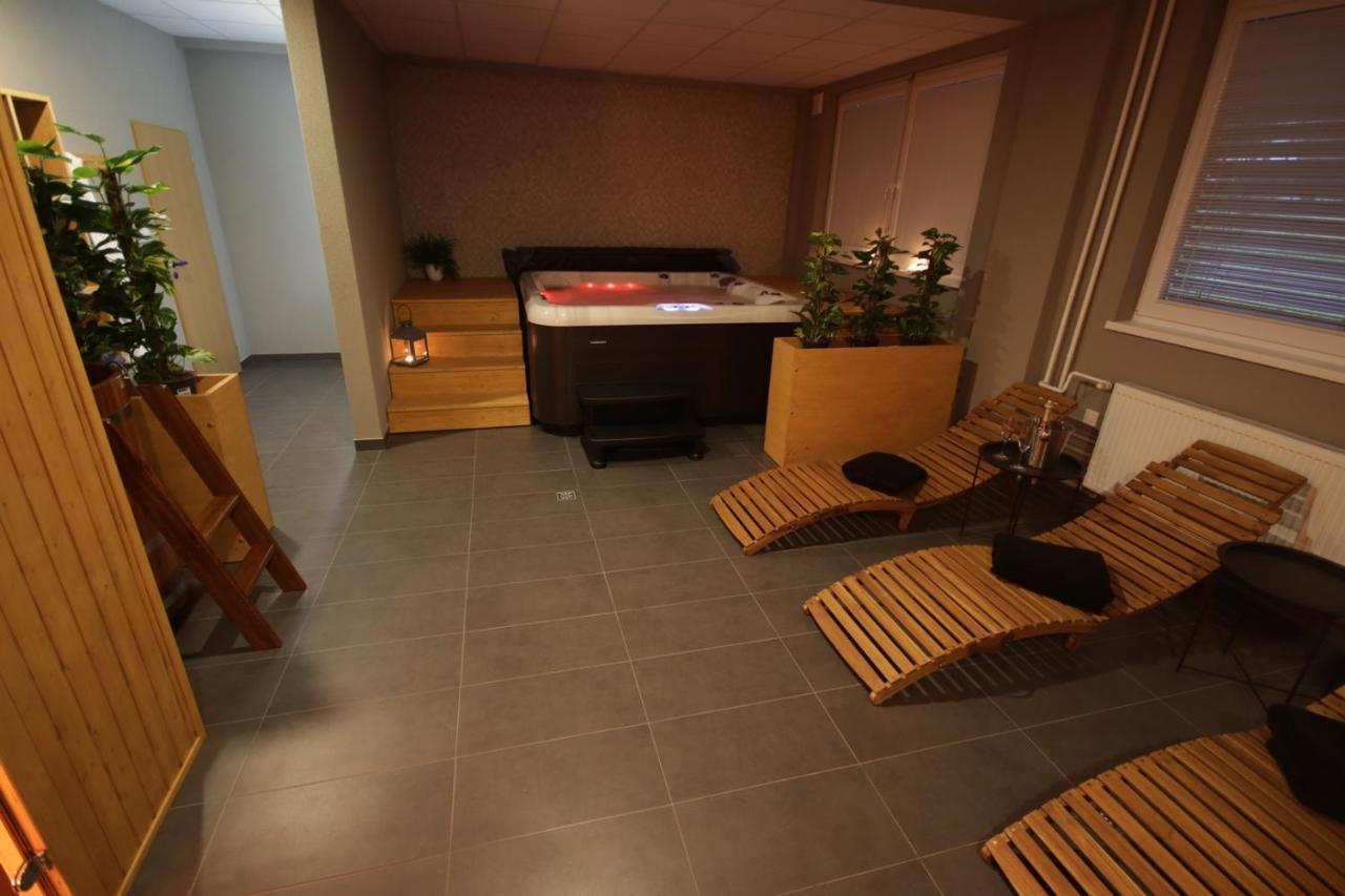 Hotel Banik Nitrianske Rudno Esterno foto